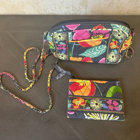 NWT RETIRED VERA BRADLEY JAZZY BLOOMS TABLET HIPSTER CROSS BODY BAG - Picture 3 of 7